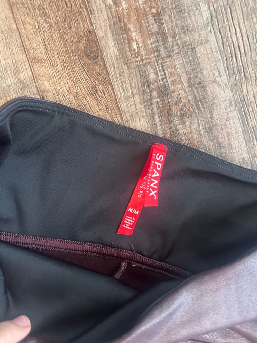 Spanx Purple Faux Leather Leggings - Sleek High-Waist - Picture 3 of 3